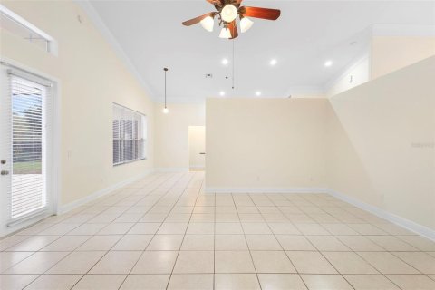 House in Oviedo, Florida 5 bedrooms, 236.44 sq.m. № 1781125 - photo 17
