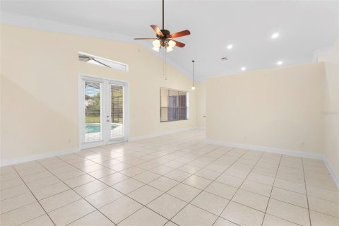 House in Oviedo, Florida 5 bedrooms, 236.44 sq.m. № 1781125 - photo 16