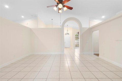 House in Oviedo, Florida 5 bedrooms, 236.44 sq.m. № 1781125 - photo 18