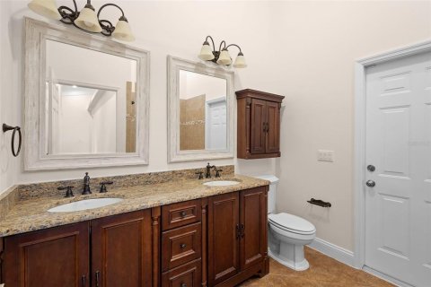 House in Oviedo, Florida 5 bedrooms, 236.44 sq.m. № 1781125 - photo 25