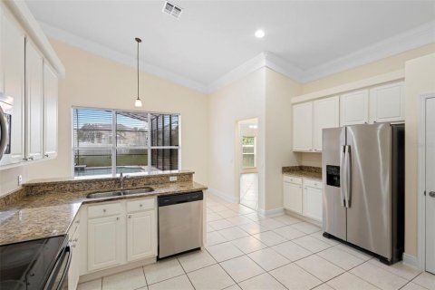 House in Oviedo, Florida 5 bedrooms, 236.44 sq.m. № 1781125 - photo 10