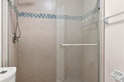 Villa ou maison à louer à Boca Raton, Floride: 5 chambres, 276.48 m2 № 1183117 - photo 1