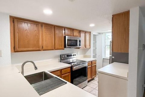 Townhouse in Tampa, Florida 2 bedrooms, 101.45 sq.m. № 2204582 - photo 7