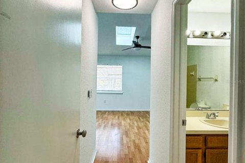 Townhouse in Tampa, Florida 2 bedrooms, 101.45 sq.m. № 2204582 - photo 20
