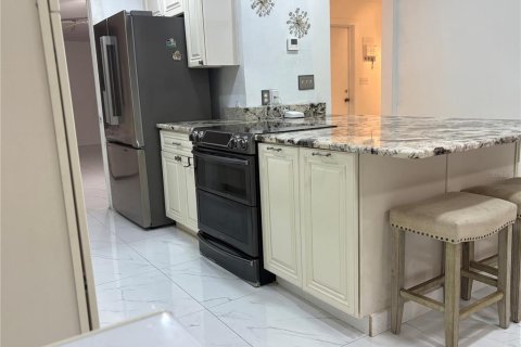 Снять в аренду виллу или дом в Тампа, Флорида 3 комнаты, 183.02м2, № 1910386 - фото 7