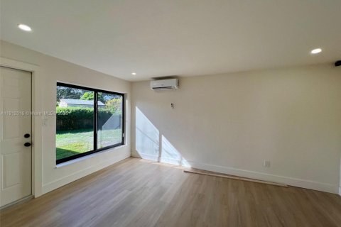 Casa en venta en Fort Lauderdale, Florida, 3 dormitorios № 1968369 - foto 17