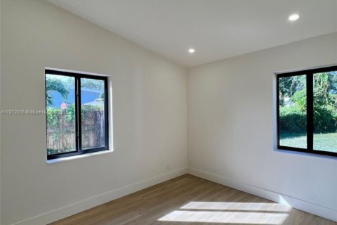 Casa en venta en Fort Lauderdale, Florida, 3 dormitorios № 1968369 - foto 15