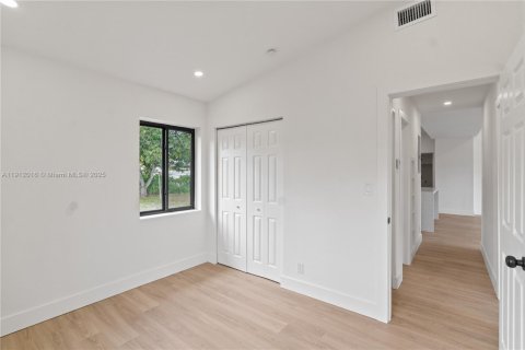 Casa en venta en Fort Lauderdale, Florida, 3 dormitorios № 1968369 - foto 30