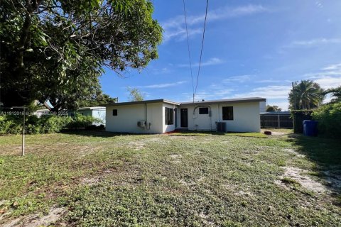 Casa en venta en Fort Lauderdale, Florida, 3 dormitorios № 1968369 - foto 22