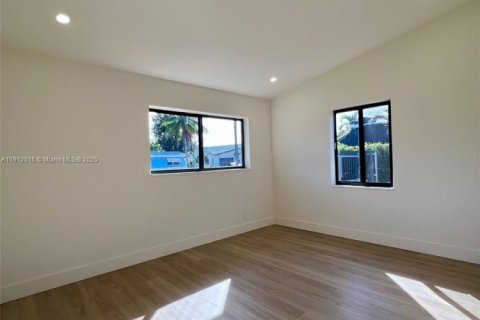 Casa en venta en Fort Lauderdale, Florida, 3 dormitorios № 1968369 - foto 14