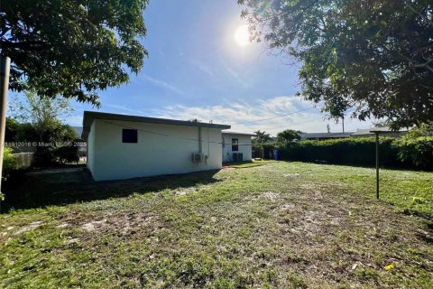 Casa en venta en Fort Lauderdale, Florida, 3 dormitorios № 1968369 - foto 23