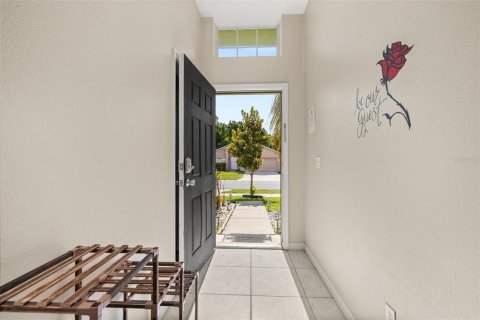 Casa en venta en Davenport, Florida, 5 dormitorios, 156.08 m2 № 2109947 - foto 4
