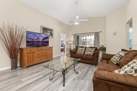 Casa en venta en Davenport, Florida, 5 dormitorios, 156.08 m2 № 2109947 - foto 15