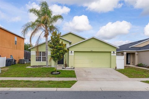 House in Davenport, Florida 5 bedrooms, 156.08 sq.m. № 2109947