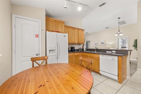 Casa en venta en Davenport, Florida, 5 dormitorios, 156.08 m2 № 2109947 - foto 10