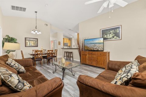Casa en venta en Davenport, Florida, 5 dormitorios, 156.08 m2 № 2109947 - foto 17