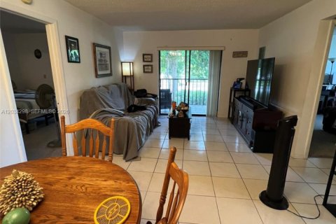 Condo in Miami, Florida, 3 bedrooms № 2184596 - photo 6