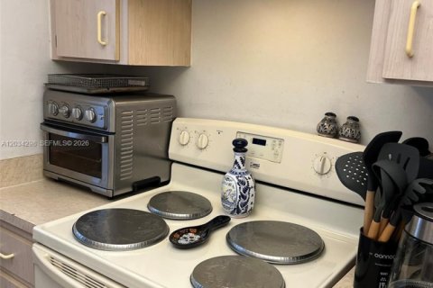 Condo in Miami, Florida, 3 bedrooms № 2184596 - photo 7