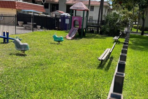 Condo in Miami, Florida, 3 bedrooms № 2184596 - photo 25