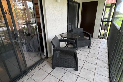 Condo in Miami, Florida, 3 bedrooms № 2184596 - photo 10