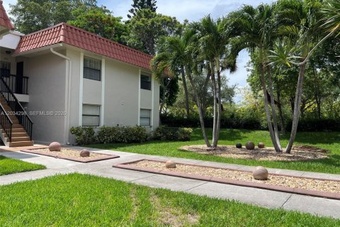 Condo in Miami, Florida, 3 bedrooms  № 2184596