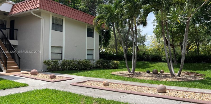 Condo in Miami, Florida, 3 bedrooms № 2184596