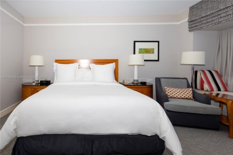Condo in Miami, Florida, 1 bedroom  № 1859372 - photo 10
