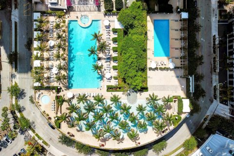 Condo in Miami, Florida, 1 bedroom  № 1859372 - photo 23