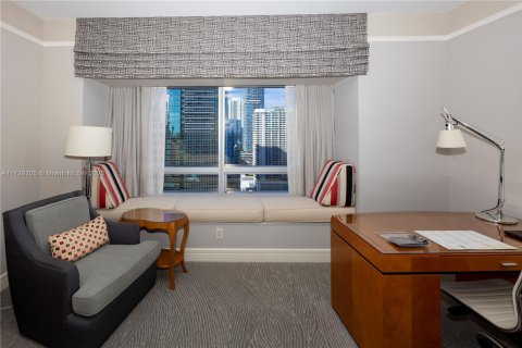 Condo in Miami, Florida, 1 bedroom  № 1859372 - photo 12