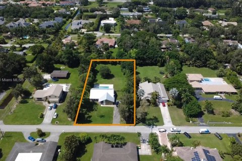 House in Plantation, Florida 3 bedrooms, 193.52 sq.m. № 1889545 - photo 11