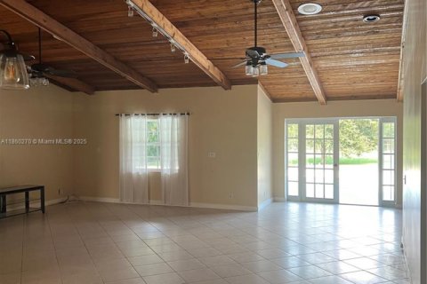 House in Plantation, Florida 3 bedrooms, 193.52 sq.m. № 1889545 - photo 8