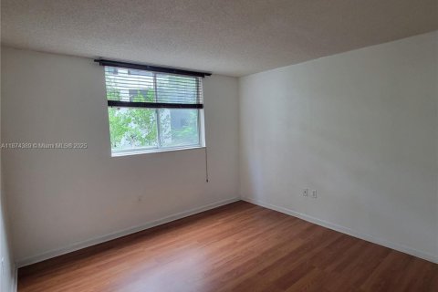 Condominio en alquiler en Miami, Florida, 2 dormitorios, 77.11 m2 № 1926014 - foto 13