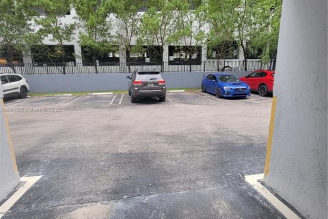 Condominio en alquiler en Miami, Florida, 2 dormitorios, 77.11 m2 № 1926014 - foto 7