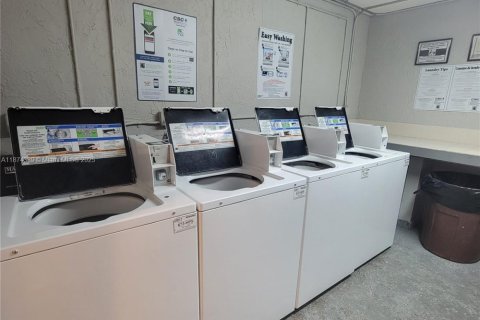 Condominio en alquiler en Miami, Florida, 2 dormitorios, 77.11 m2 № 1926014 - foto 10