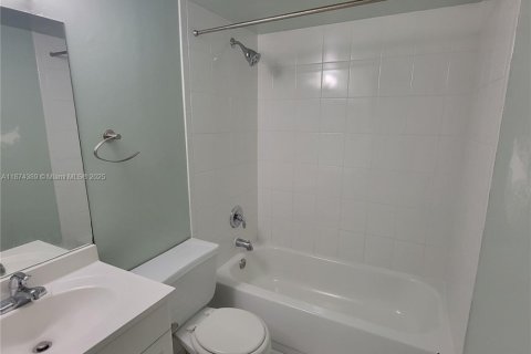 Condominio en alquiler en Miami, Florida, 2 dormitorios, 77.11 m2 № 1926014 - foto 12