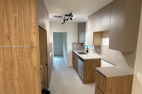 House in Miami, Florida 3 bedrooms, 108.7 sq.m. № 2247424 - photo 6