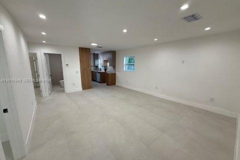 House in Miami, Florida 3 bedrooms, 108.7 sq.m. № 2247424 - photo 15
