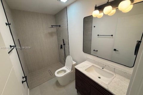 House in Miami, Florida 3 bedrooms, 108.7 sq.m. № 2247424 - photo 13