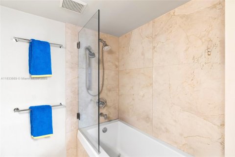 Copropriété à louer à Aventura, Floride: 2 chambres, 126.81 m2 № 1934638 - photo 20