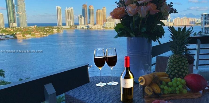 Condo à Aventura, Floride, 2 chambres  № 1934638