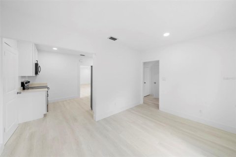 Casa en venta en Auburndale, Florida, 4 dormitorios, 182.37 m2 № 1749442 - foto 19