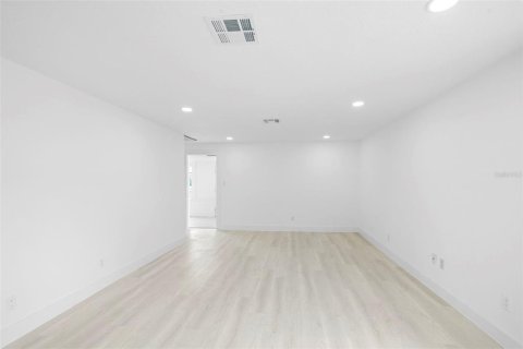 Casa en venta en Auburndale, Florida, 4 dormitorios, 182.37 m2 № 1749442 - foto 7