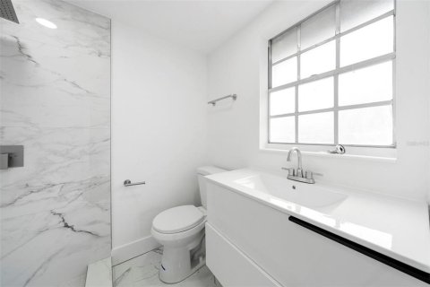 Casa en venta en Auburndale, Florida, 4 dormitorios, 182.37 m2 № 1749442 - foto 13