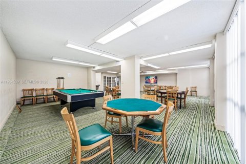 Купить кондоминиум в Халландейл-Бич, Флорида 2 спальни, 104.98м2, № 1995781 - фото 13