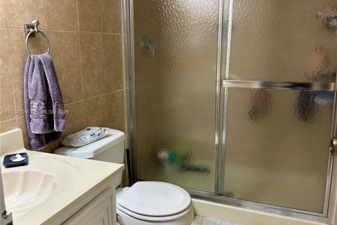 Купить кондоминиум в Халландейл-Бич, Флорида 2 спальни, 104.98м2, № 1995781 - фото 9