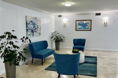 Купить кондоминиум в Халландейл-Бич, Флорида 2 спальни, 104.98м2, № 1995781 - фото 15