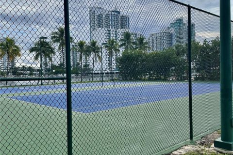 Купить кондоминиум в Халландейл-Бич, Флорида 2 спальни, 104.98м2, № 1995781 - фото 17