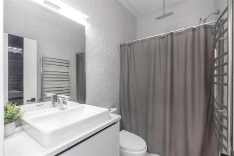 Townhouse in Seminole, Florida 3 bedrooms, 175.12 sq.m. № 1678179 - photo 28