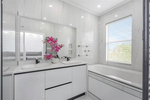 Townhouse in Seminole, Florida 3 bedrooms, 175.12 sq.m. № 1678179 - photo 20
