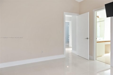 Villa ou maison à louer à Miami, Floride: 3 chambres, 148.27 m2 № 1942051 - photo 7
